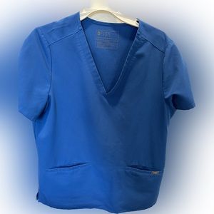 Figs Casma Three-Pocket Scrub Top